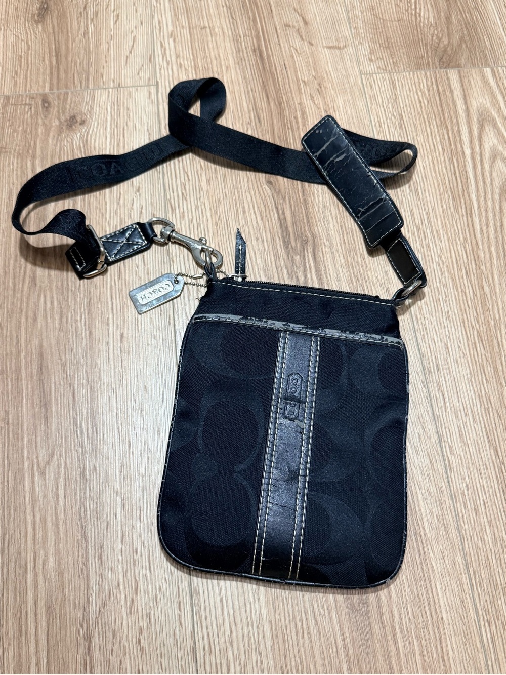 Coach Signature Black Swingpack Crossbody Bag Small Y2K